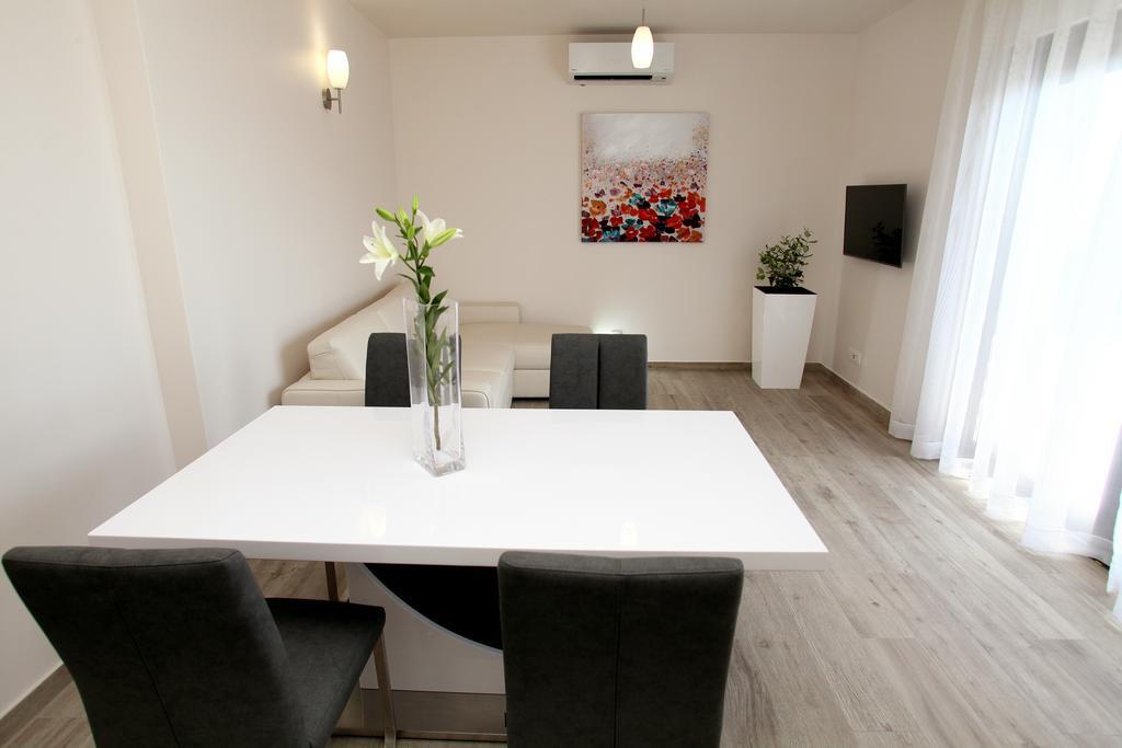 Apartments Villa Aquamarie Trogir Extérieur photo