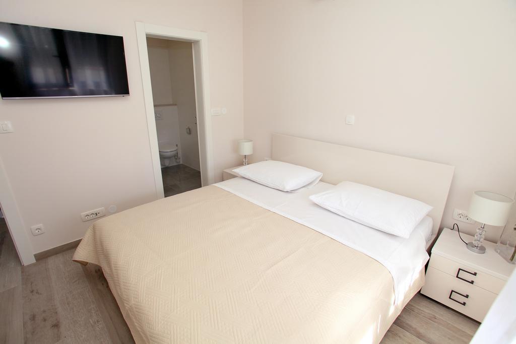 Apartments Villa Aquamarie Trogir Extérieur photo