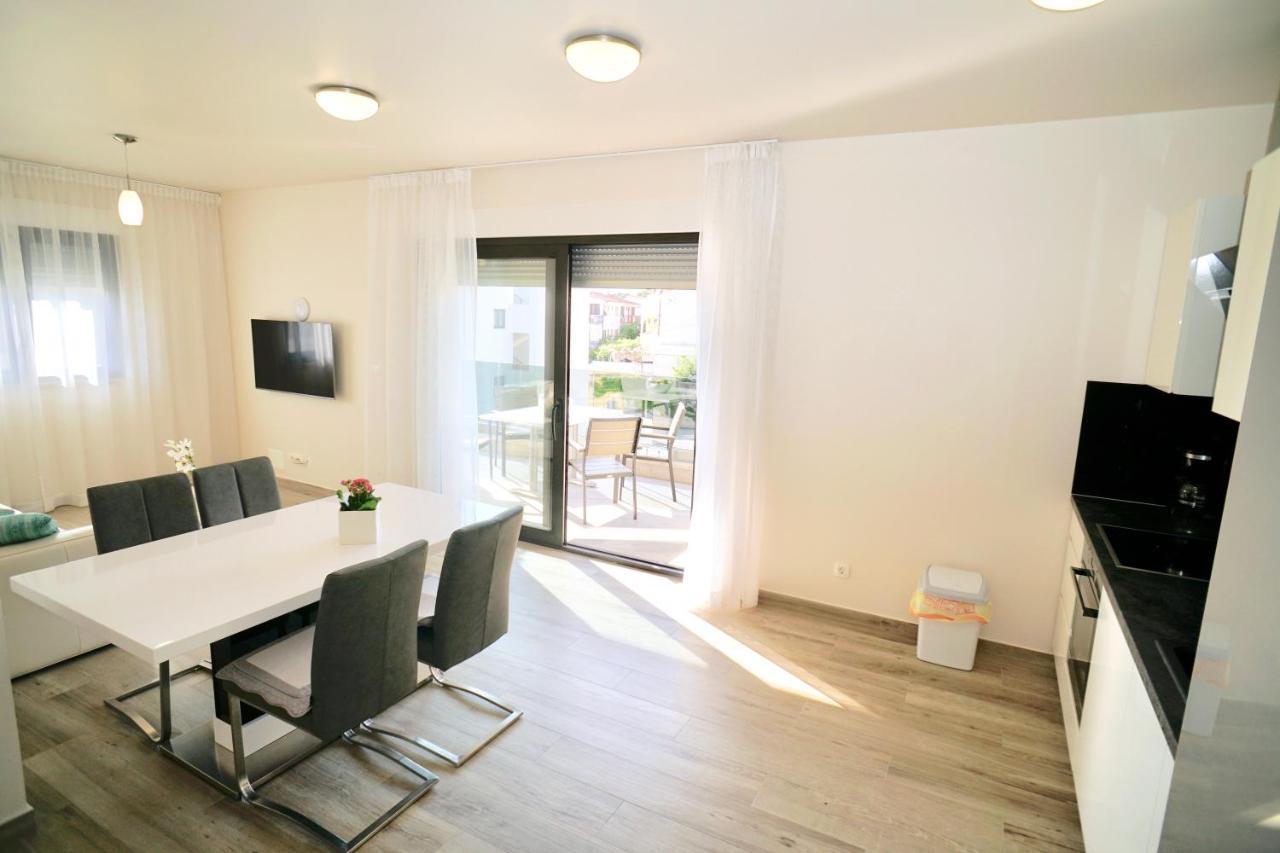 Apartments Villa Aquamarie Trogir Extérieur photo